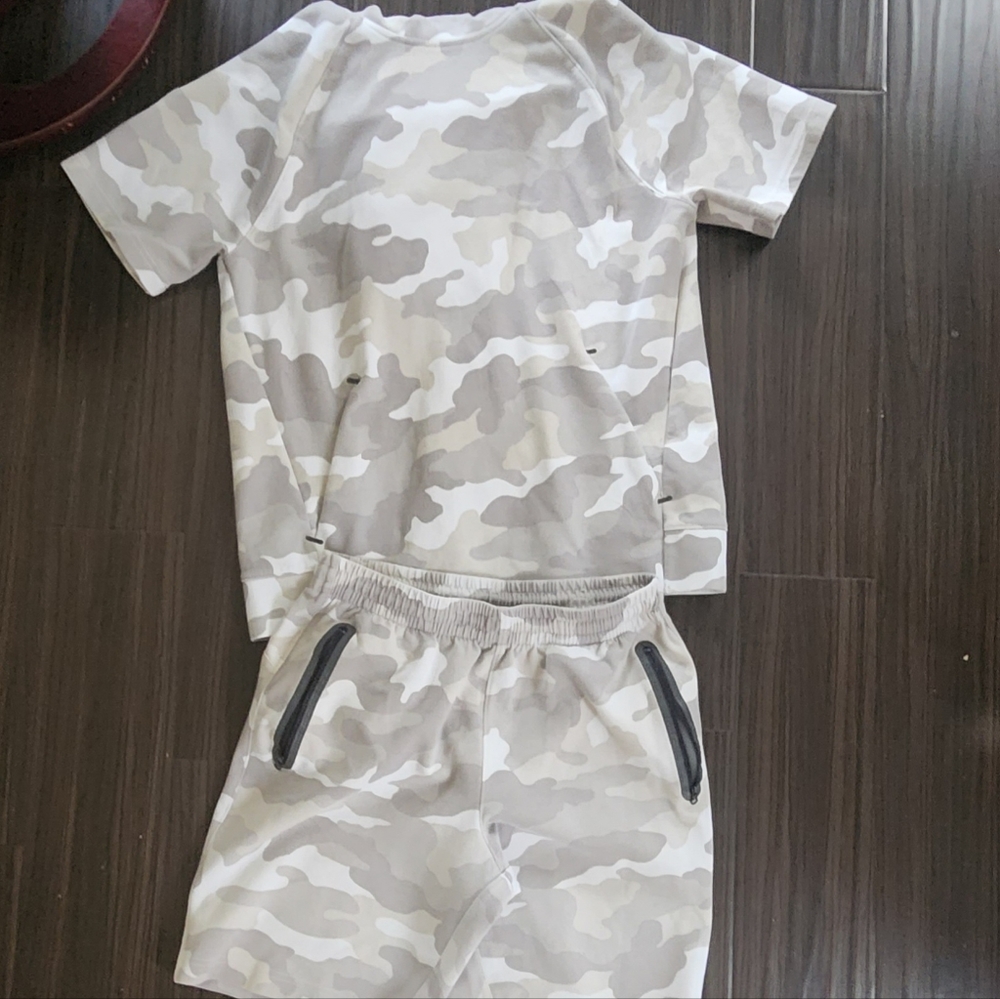 Old Navy Active Set - Medium Top and Small Bottoms